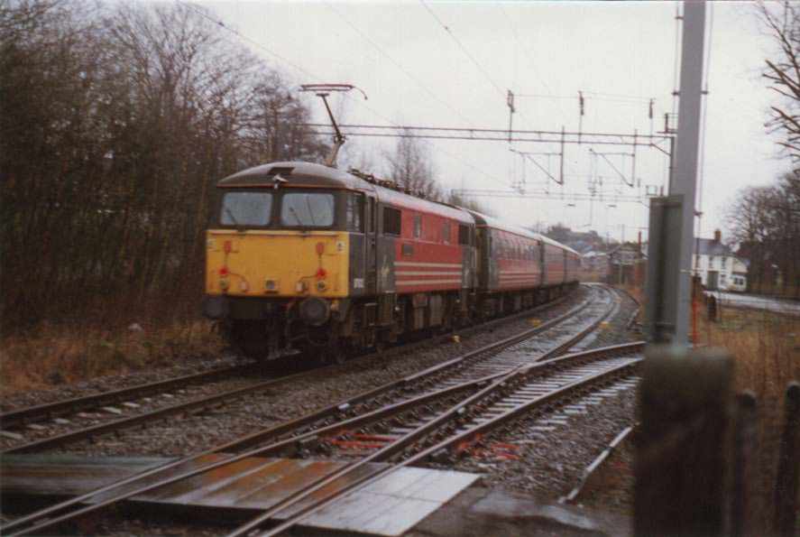 Class 87 at Stone